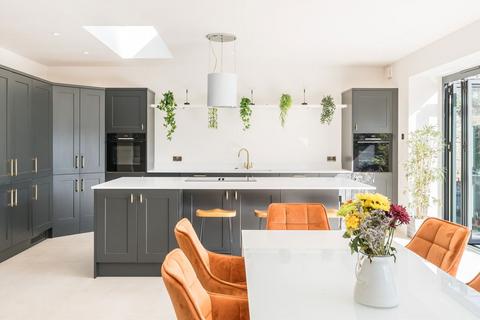 undefined, Church Street, Old Isleworth TW7