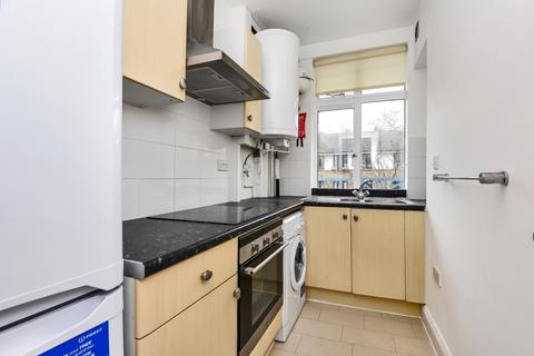 Studio to rent, Gray's Inn Road, Bloomsbury, London, WC1X