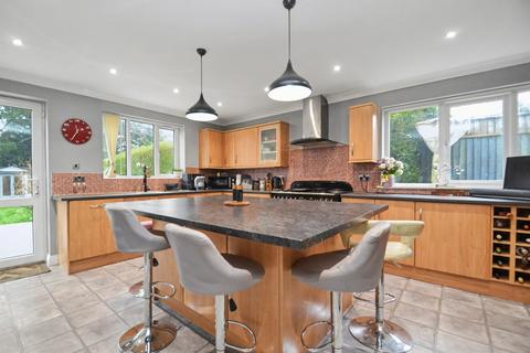 5 bedroom detached house for sale, Corfe Mullen