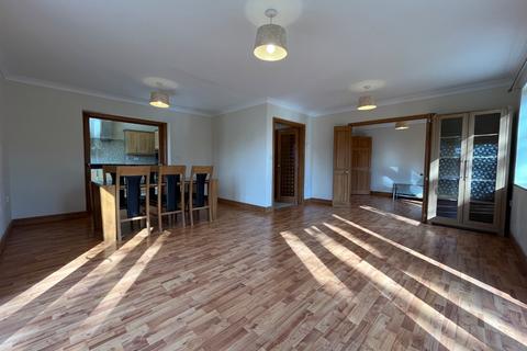 4 bedroom detached house for sale, Sheringham Close, Luton, Bedfordshire, LU2 7AN