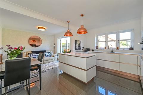 4 bedroom semi-detached house for sale, Trampers Lane, North Boarhunt, Fareham