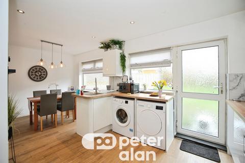 2 bedroom end of terrace house for sale, Elm Drive, Risca, Newport