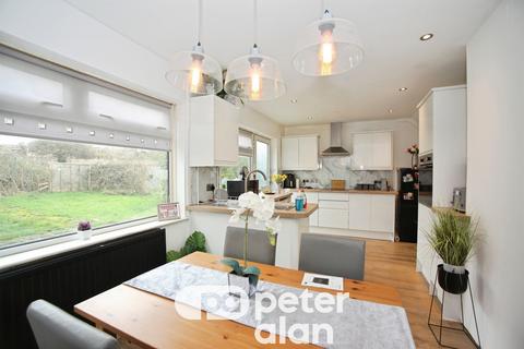 2 bedroom end of terrace house for sale, Elm Drive, Risca, Newport