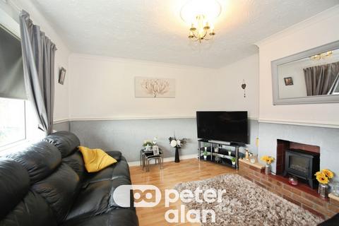 2 bedroom end of terrace house for sale, Elm Drive, Risca, Newport