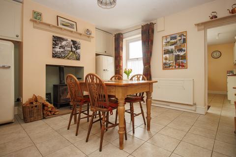 4 bedroom terraced house for sale, West Avenue, Filey YO14