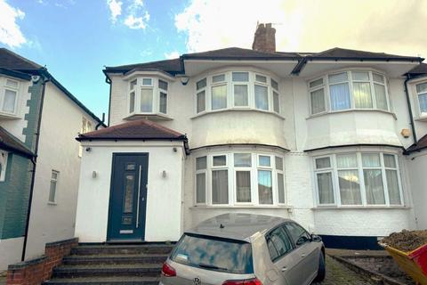 3 bedroom semi-detached house to rent, Brook Avenue, Edgware HA8