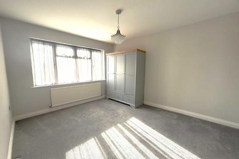 3 bedroom semi-detached house to rent, Brook Avenue, Edgware HA8