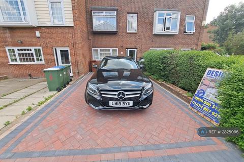 undefined, Kinder Close, London, SE28