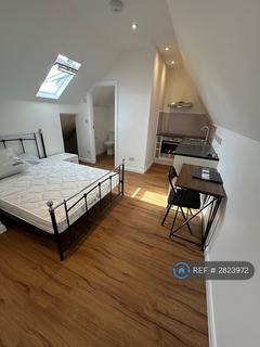 undefined, Tolworth Broadway, Surbiton, KT6