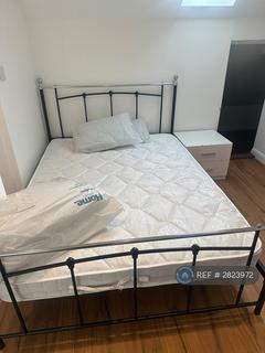 undefined, Tolworth Broadway, Surbiton, KT6
