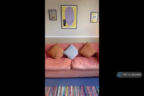 2 bedroom maisonette to rent, Bushey Hill Road, London, SE5