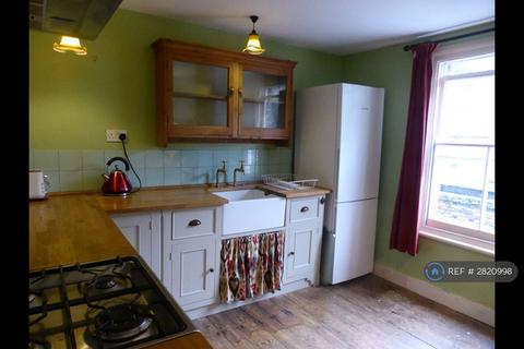 2 bedroom maisonette to rent, Bushey Hill Road, London, SE5