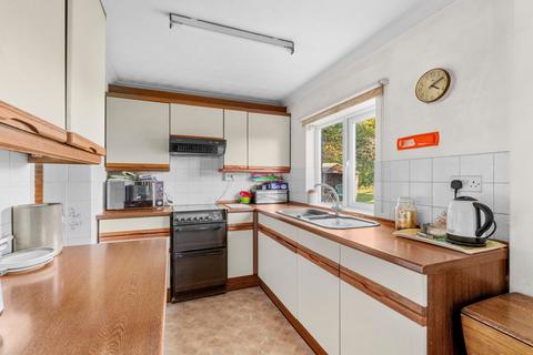 3 bedroom bungalow for sale, 104 Churchway, Aylesbury HP17