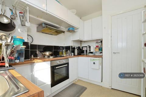 3 bedroom semi-detached house to rent, Pinner Road, Northwood, HA6