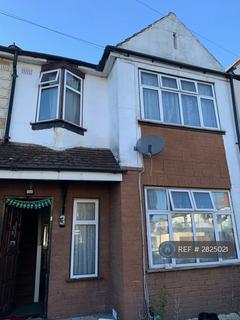 3 bedroom terraced house to rent, The Grange, Wembley, HA0