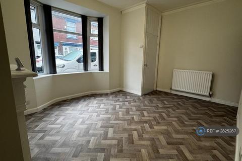2 bedroom terraced house to rent, Soppett St, Redcar, TS10