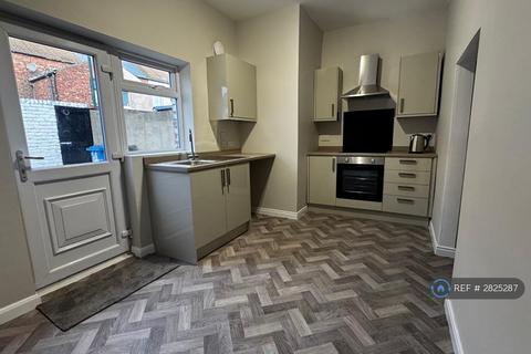 2 bedroom terraced house to rent, Soppett St, Redcar, TS10