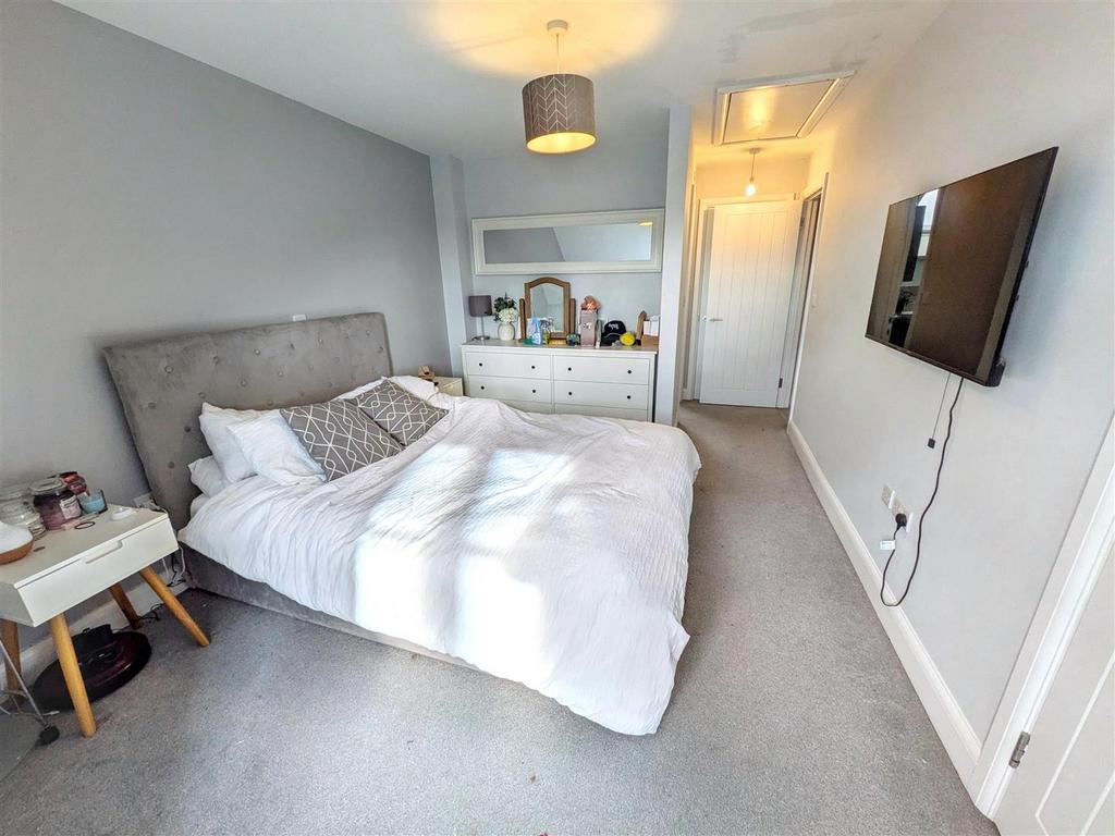 Bedroom 1b new.jpg
