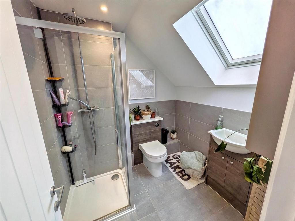 Second-floor ensuite shower room