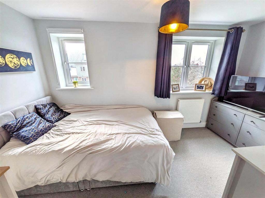 First-floor bedroom 3