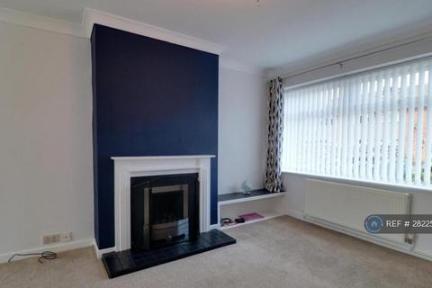 3 bedroom semi-detached house to rent, Bray Close, Crewe, CW1