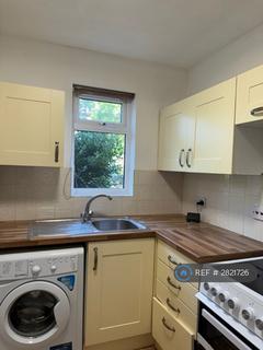 1 bedroom flat to rent, Tintagel Way, Woking, GU22