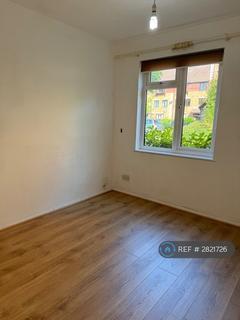 1 bedroom flat to rent, Tintagel Way, Woking, GU22