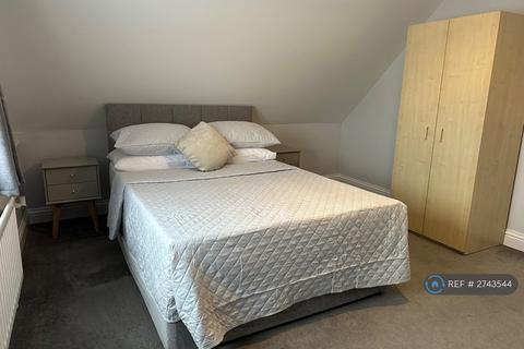 2 bedroom flat to rent, Craven Park, London, NW10