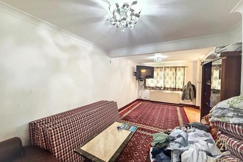 3 bedroom terraced house for sale, Botwell Lane, HAYES UB3