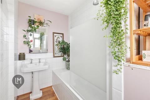 1 bedroom flat for sale, Windlesham Grove, London