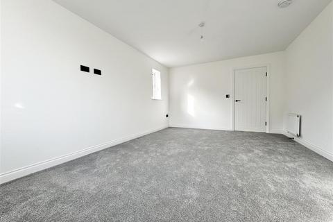 4 bedroom semi-detached house for sale, Tailors Green, Shepley, Huddersfield, HD8 8GN