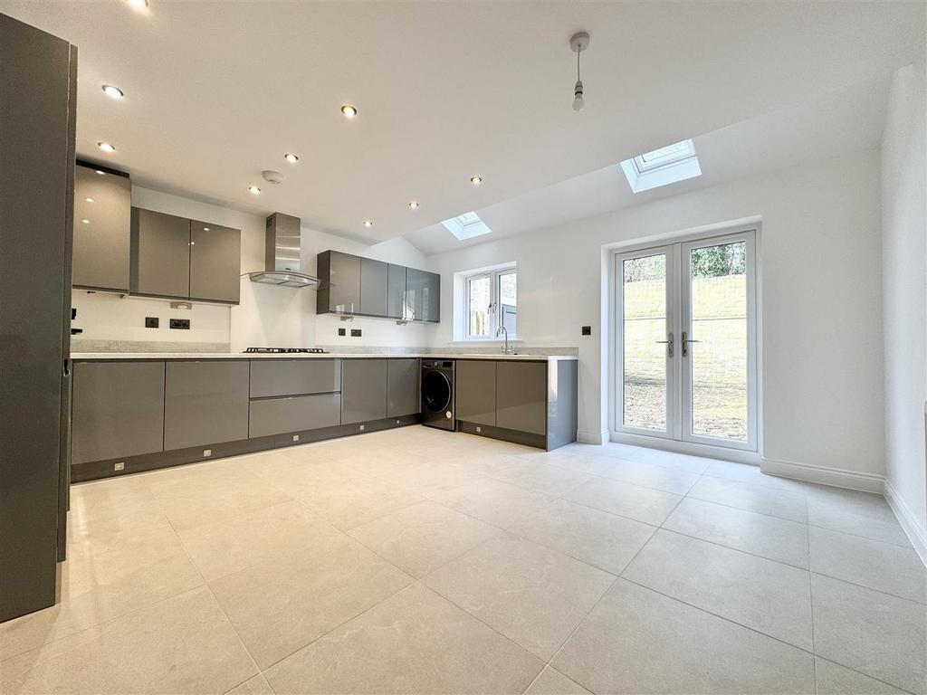 Dining kitchen