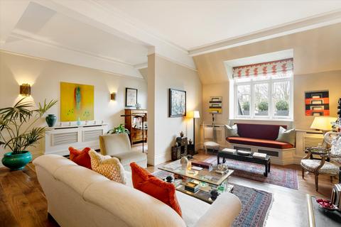 Hyde Park Gate, London SW7