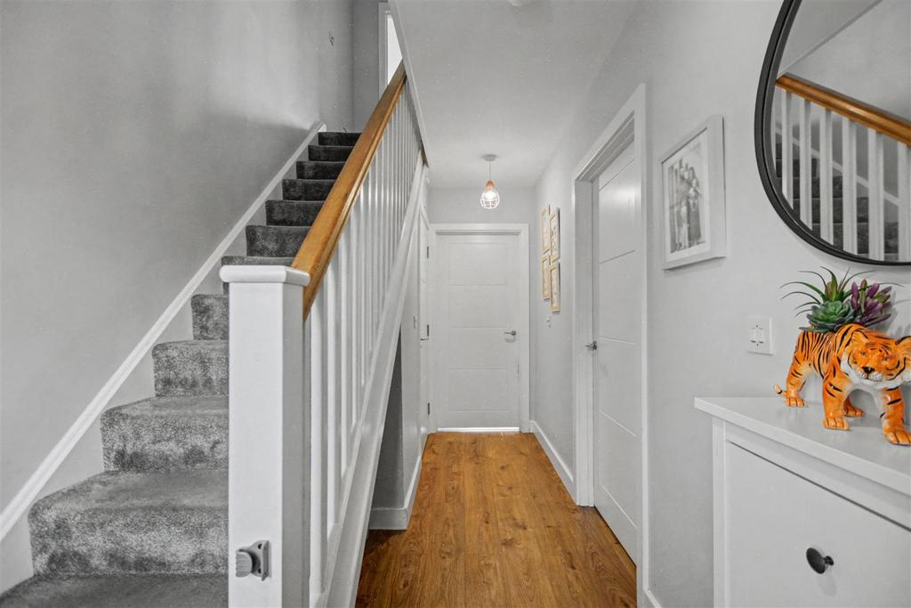 Entrance Hall 2.jpeg