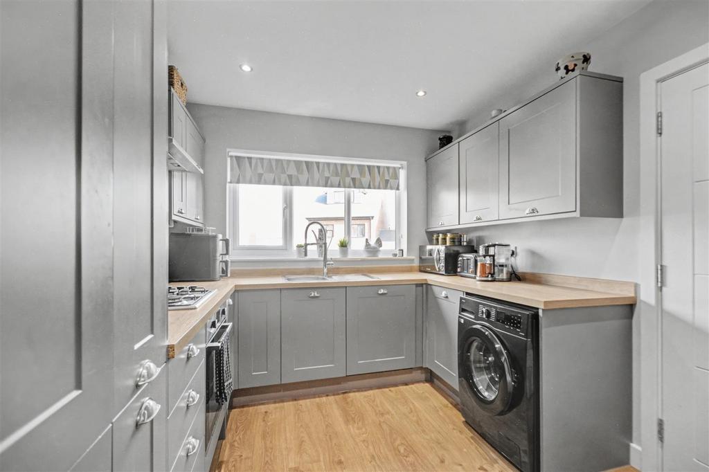 Kitchen 1.jpeg