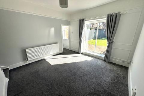 2 bedroom apartment to rent, South Road, BIRKENHEAD