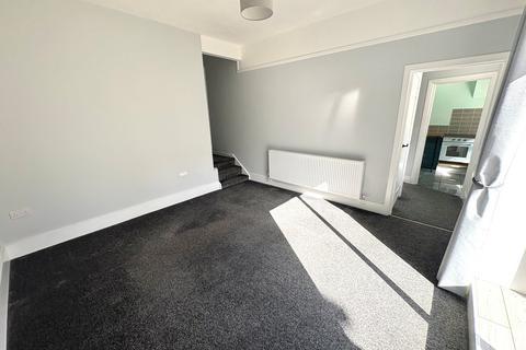 2 bedroom apartment to rent, South Road, BIRKENHEAD