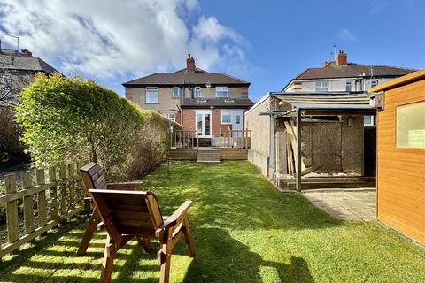 3 bedroom semi-detached house for sale, Benomley Crescent, Almondbury, Huddersfield, HD5 8LT