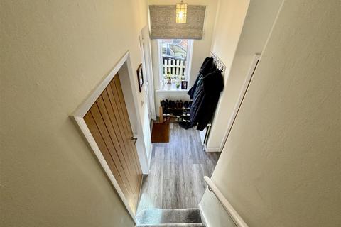 3 bedroom semi-detached house for sale, Benomley Crescent, Almondbury, Huddersfield, HD5 8LT