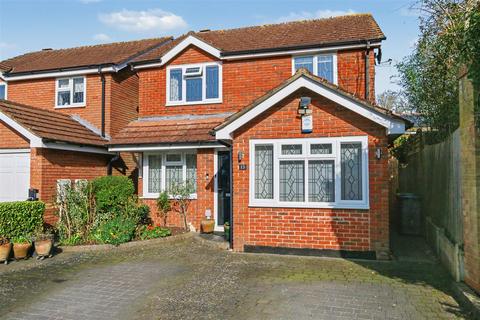3 bedroom detached house for sale - Ribston Close, Shenley