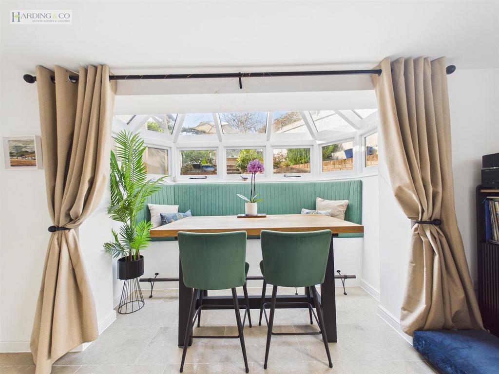 Dining room.jpg