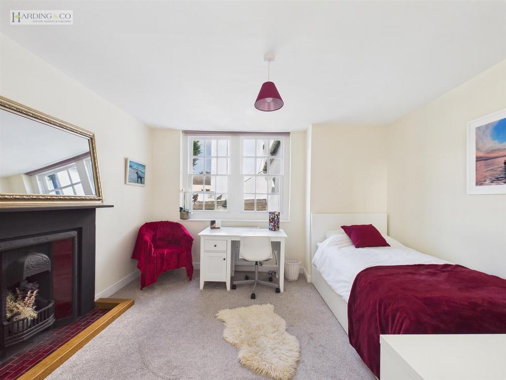 Bedroom 2.jpg