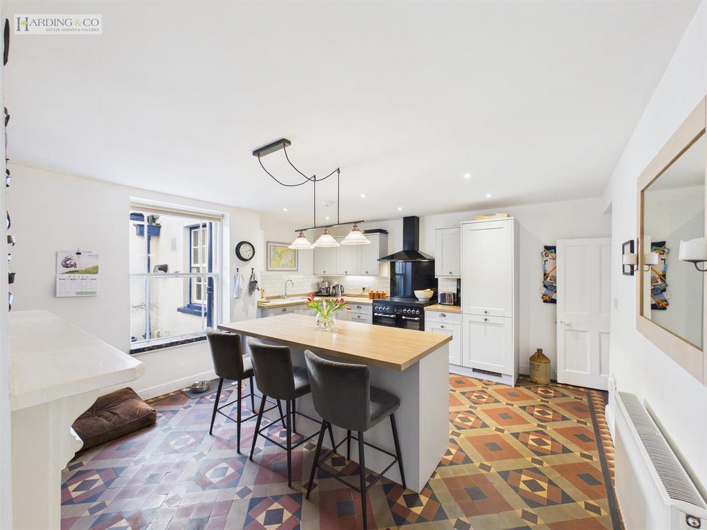 Kitchen ii.jpg