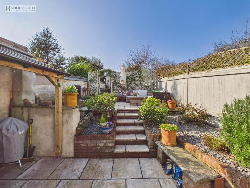 Rear Garden (2).jpg