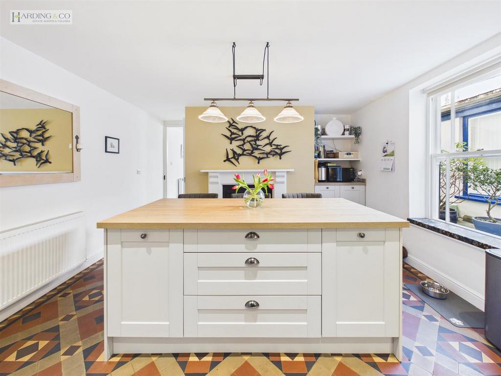 Kitchen iv.jpg