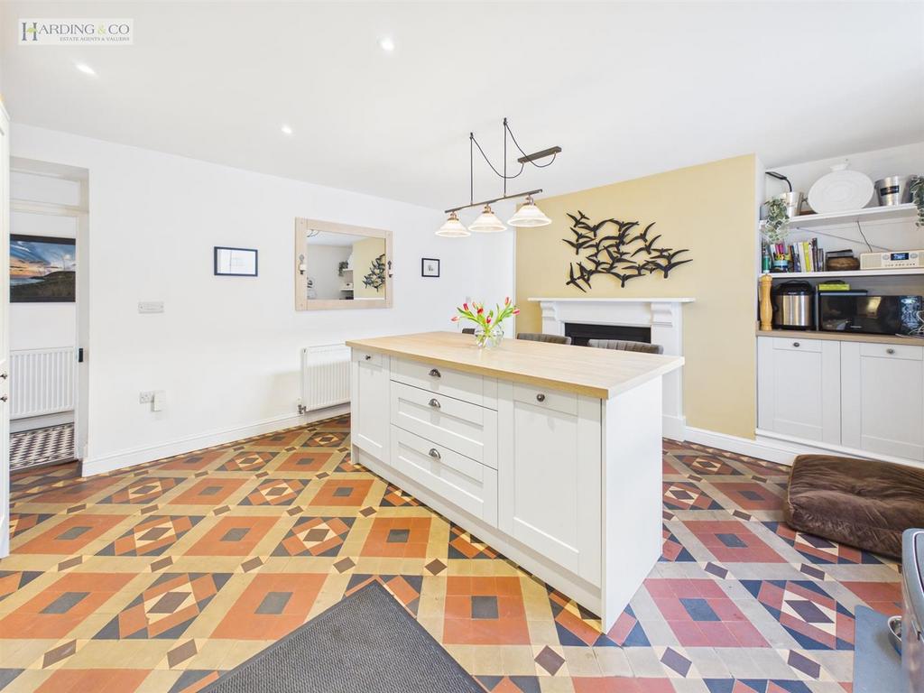 Kitchen iii.jpg
