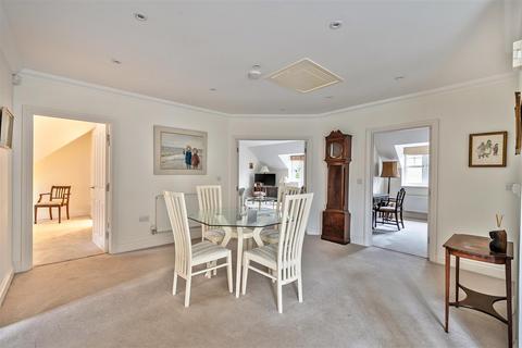 3 bedroom apartment for sale, Frenchlands Gate, East Horsley