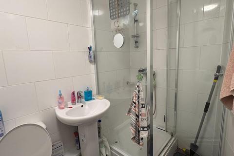 undefined, Ground Floor Flat, Wrotham Road, Gravesend, DA11