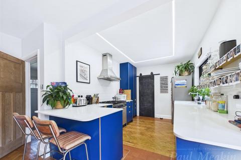 undefined, Downsway, South Croydon