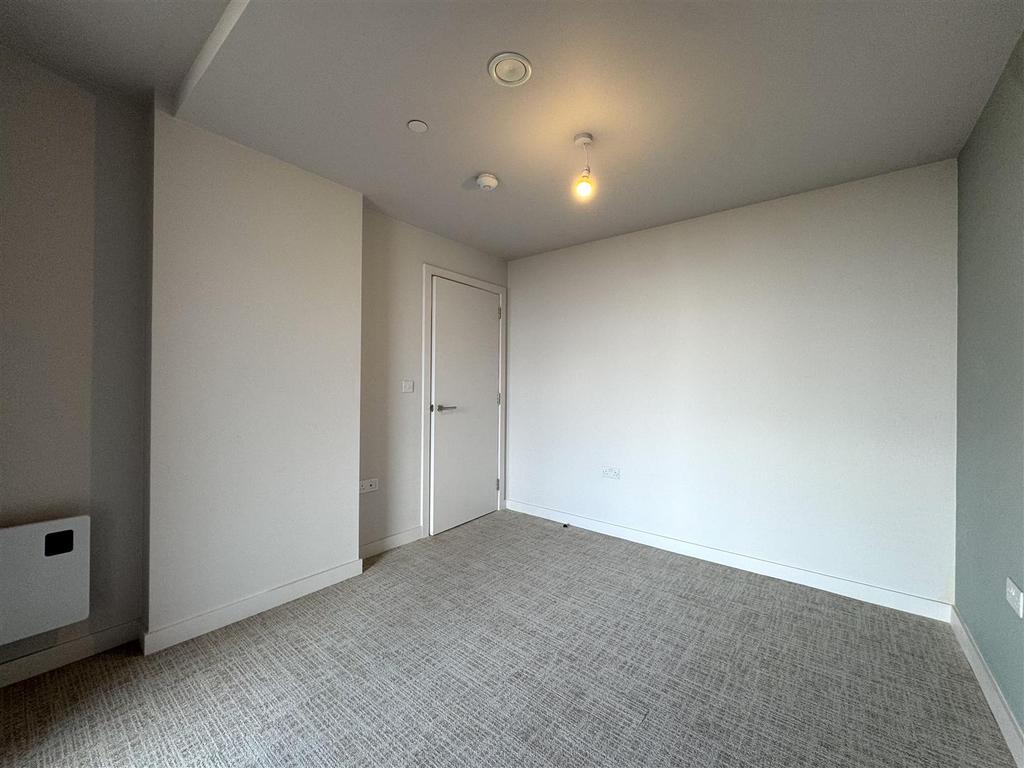 Bedroom 2 pic 2.jpeg